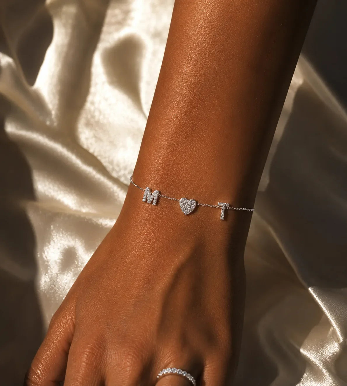 Aura bracelet focus shot
