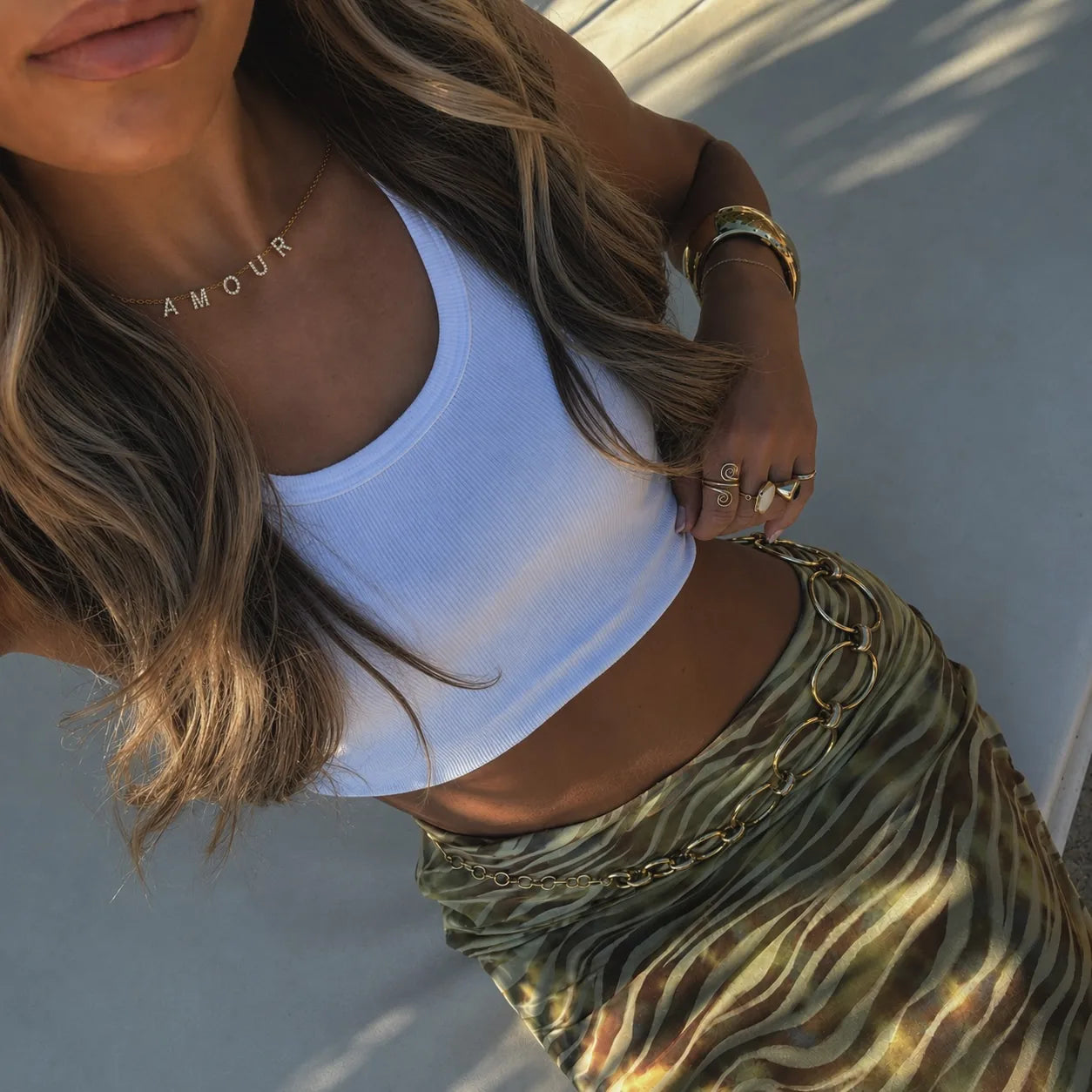 Aura Amour necklace gold — Instagram